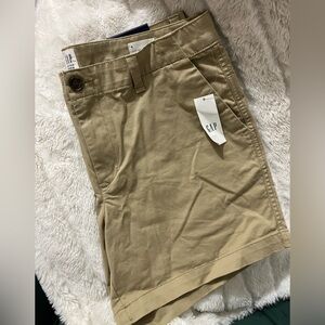 GAP Women’s Khaki City Shorts